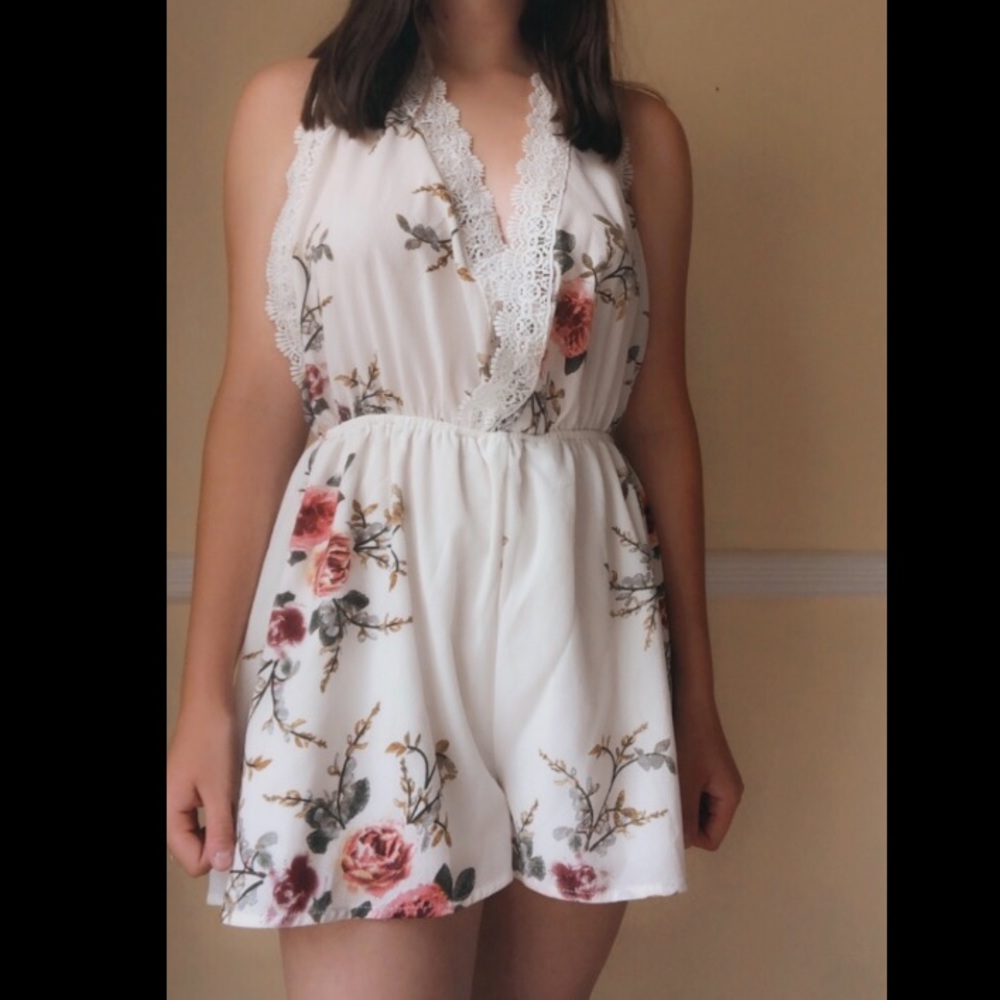 An open back romper/play suit - Picture 1 of 3